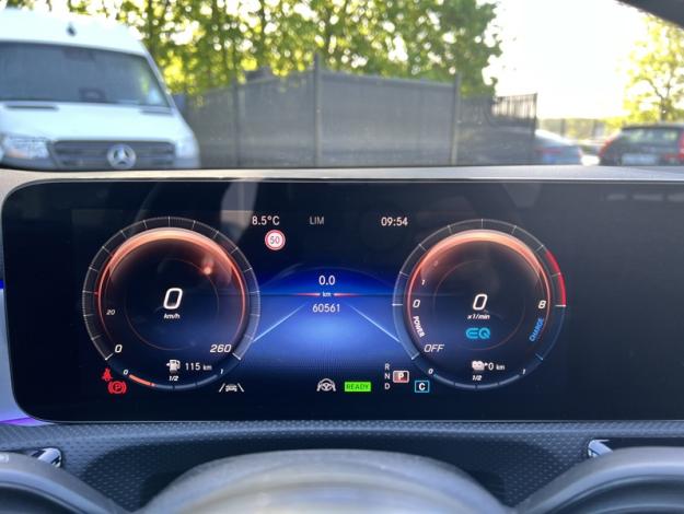 MERCEDES-BENZ A 250 e Berline AMG Pack  