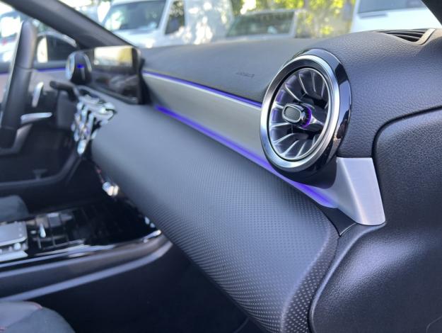 MERCEDES-BENZ A 250 e Berline AMG Pack  