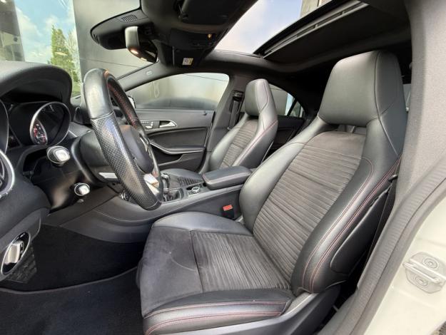 MERCEDES-BENZ CLA Coupé 180d Fascination  