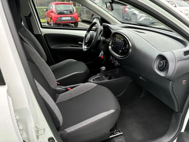 TOYOTA Aygo X 1.0 VVT-i 72 Dynamic S-CVT   