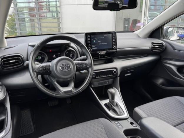 TOYOTA Yaris 116h Design  