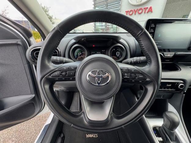 TOYOTA Yaris 116h Design  