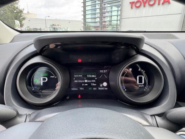 TOYOTA Yaris 116h Design  