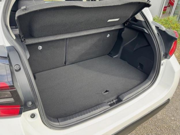 TOYOTA Yaris 116h Design  