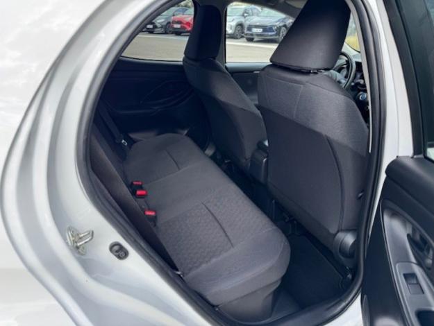 TOYOTA Yaris 116h Design  