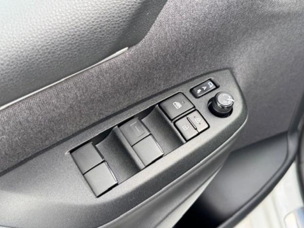 TOYOTA Yaris 116h Design  