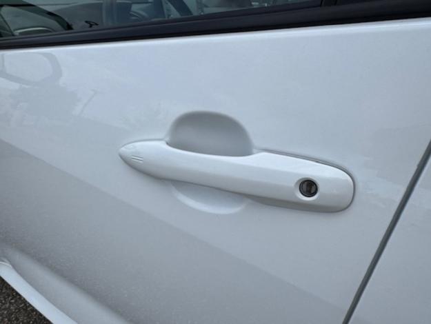 TOYOTA Yaris 116h Design  