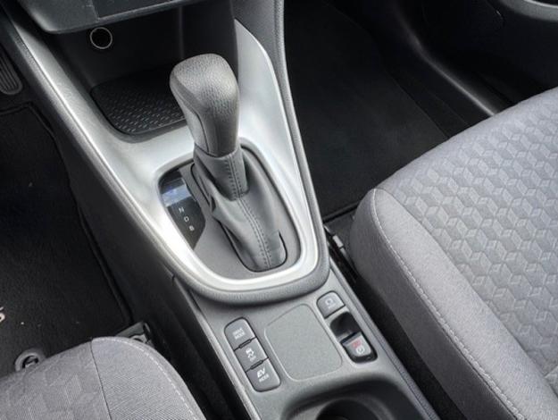 TOYOTA Yaris 116h Design  