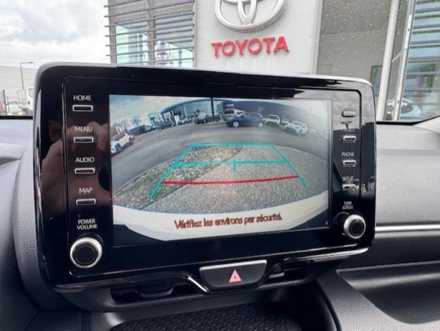TOYOTA Yaris 116h Design  