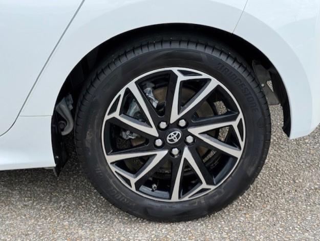 TOYOTA Yaris 116h Design  