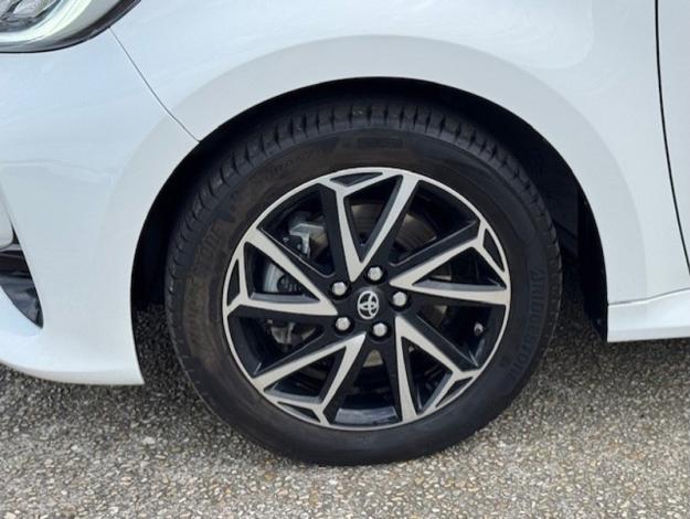 TOYOTA Yaris 116h Design  