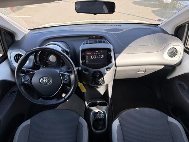 TOYOTA Aygo 1.0 VVT-i x-play  