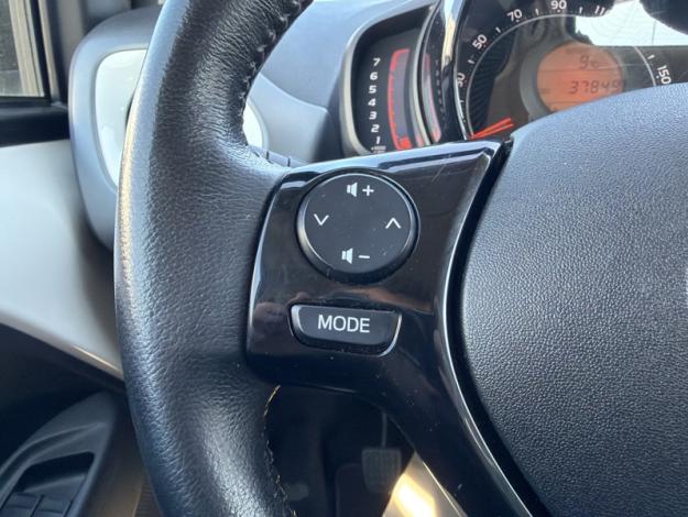 TOYOTA Aygo 1.0 VVT-i x-play  