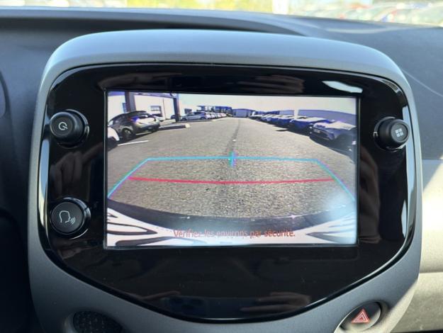 TOYOTA Aygo 1.0 VVT-i x-play  