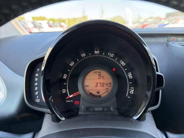 TOYOTA Aygo 1.0 VVT-i x-play  