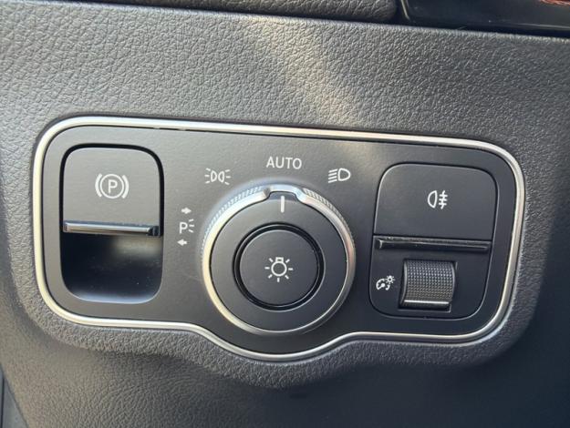 MERCEDES-BENZ GLA 200 d AMG Line  