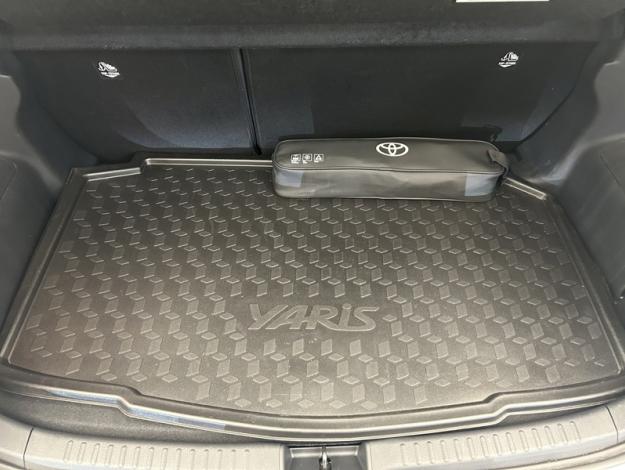 TOYOTA Yaris 116h Dynamic  