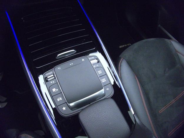 MERCEDES-BENZ EQB 250 AMG Line  