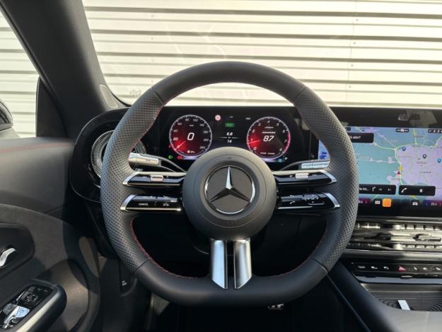 MERCEDES-BENZ CLA Coupé CLA 200 AMG Line  CLA 200 AMG Line (Lancement)