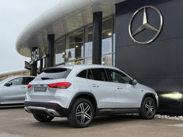 MERCEDES-BENZ GLA 250 e Progressive Line  