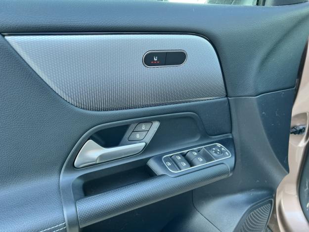 MERCEDES-BENZ GLA-Klasse GLA 180 Off-Roader