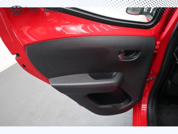 TOYOTA Aygo 1.0 VVT-i x-play  
