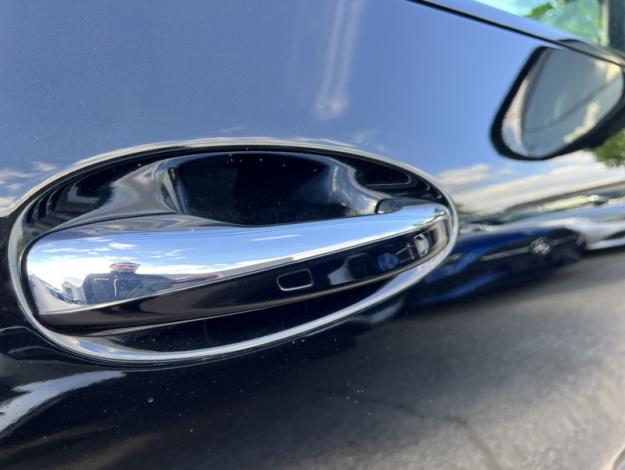 MERCEDES-BENZ GLA 180 AMG Pack Night Facelift Attelage  