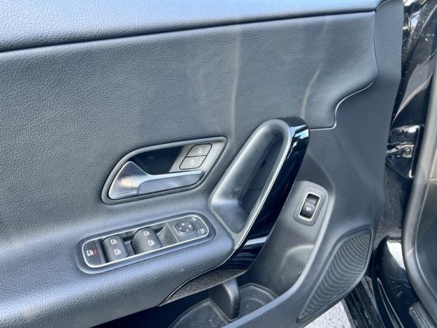 MERCEDES-BENZ CLA 180 d Coupé  