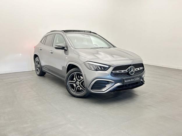 MERCEDES-BENZ GLA 250 e AMG Line Toit Pano  