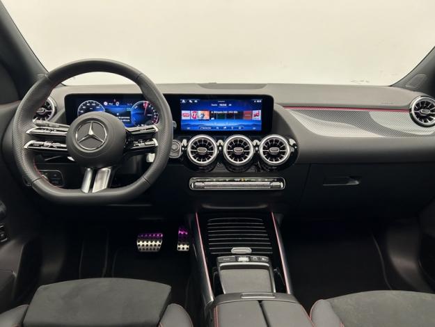 MERCEDES-BENZ GLA 250 e AMG Line Toit Pano  