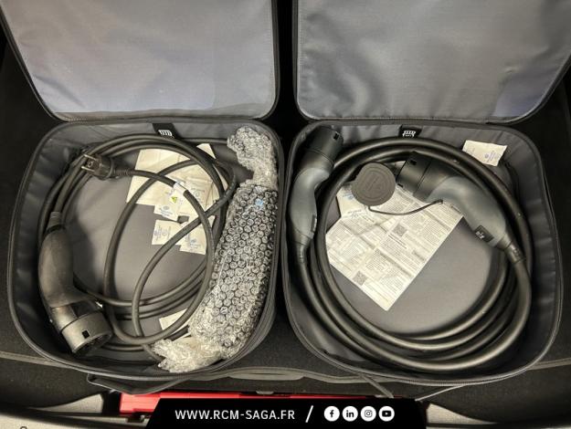 MERCEDES-BENZ GLA 250 e AMG Line Toit Pano  