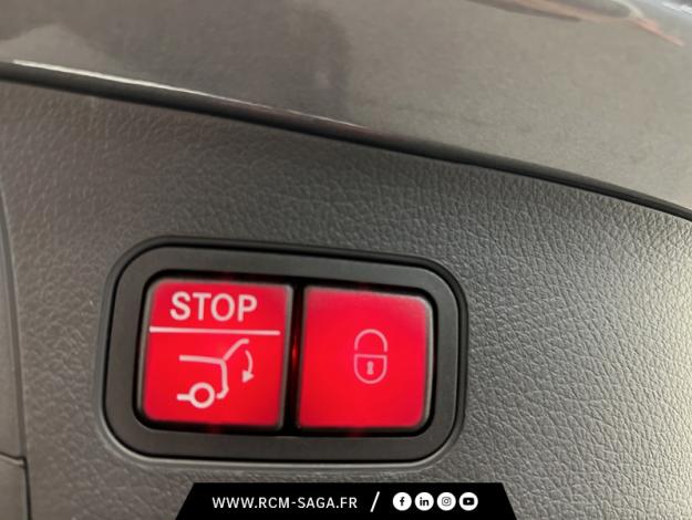 MERCEDES-BENZ GLA 250 e AMG Line Toit Pano  