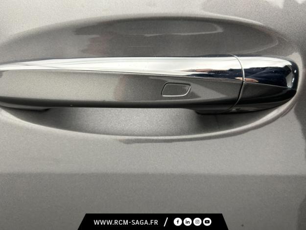 MERCEDES-BENZ GLA 250 e AMG Line Toit Pano  