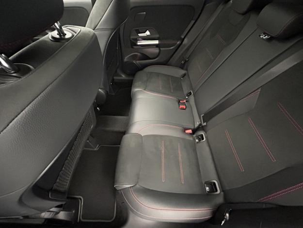 MERCEDES-BENZ GLA 250 e AMG Line Toit Pano  