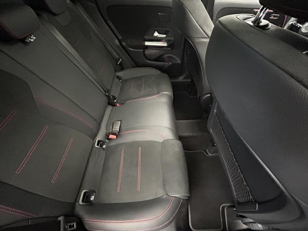 MERCEDES-BENZ GLA 250 e AMG Line Toit Pano  