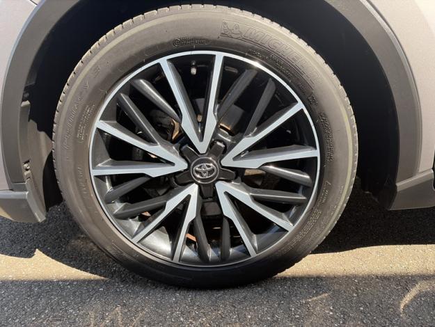 TOYOTA C-HR 122h Distinctive pack  