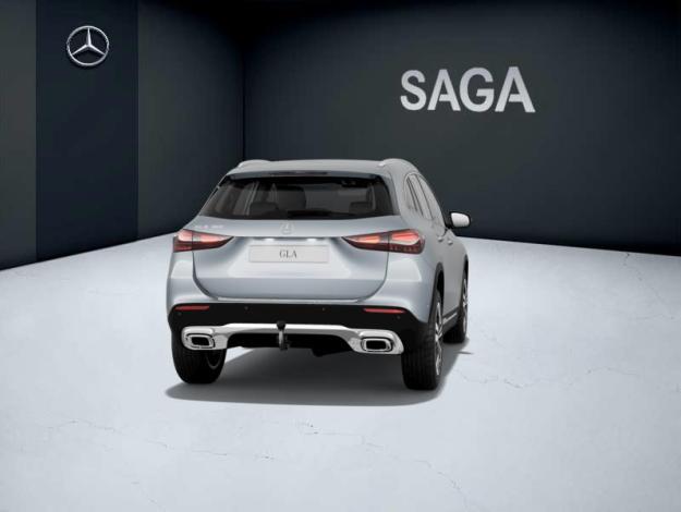 MERCEDES-BENZ GLA 180   Cyber Edition