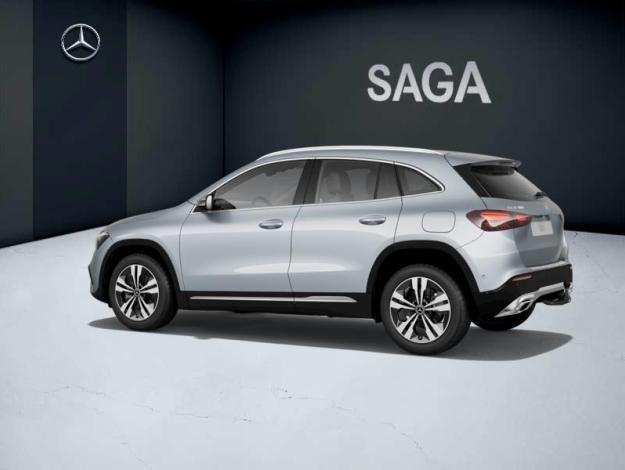 MERCEDES-BENZ GLA 180   Cyber Edition