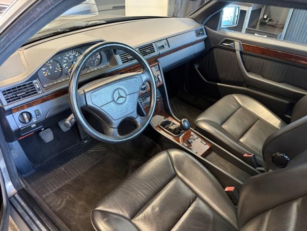 MERCEDES-BENZ Classe E Coupé 320 E/E 320 Coupé  