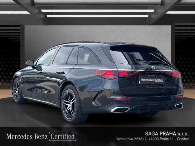 MERCEDES-BENZ E-Třída E 220 d 4MATIC kombi (3/21)
