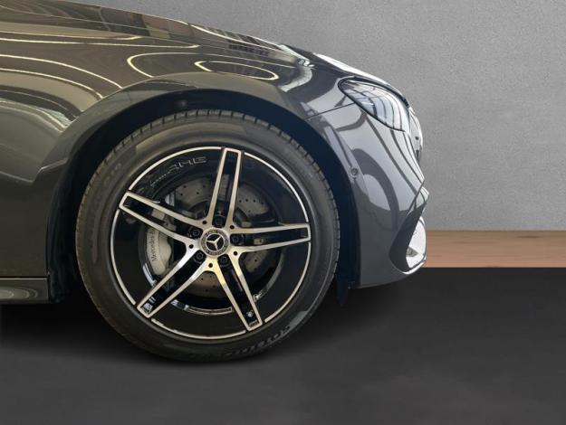 MERCEDES-BENZ E-Třída E 220 d 4MATIC kombi (9/21)