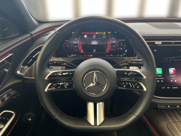 MERCEDES-BENZ E-Třída E 220 d 4MATIC kombi (11/21)