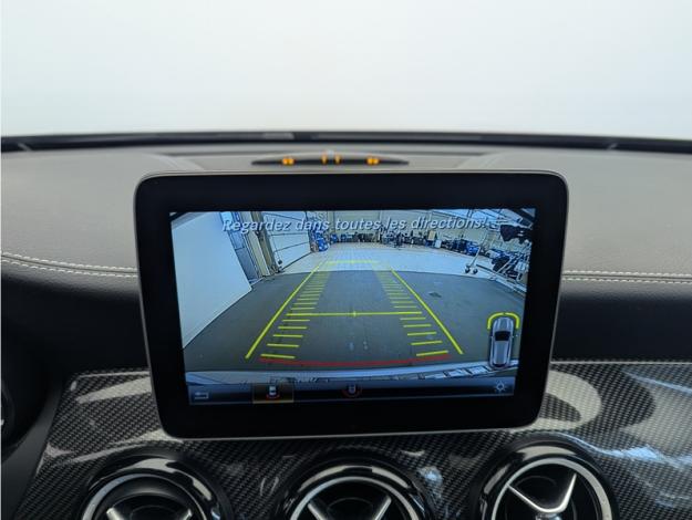 MERCEDES-BENZ GLA 200 Starlight Edition  
