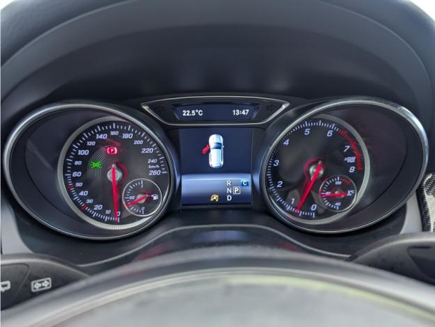 MERCEDES-BENZ GLA 200 Starlight Edition  