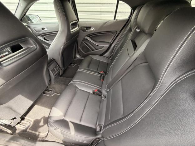 MERCEDES-BENZ GLA 180 Sport Edition  