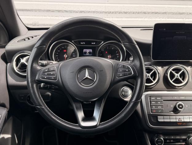 MERCEDES-BENZ GLA 180 Sport Edition  