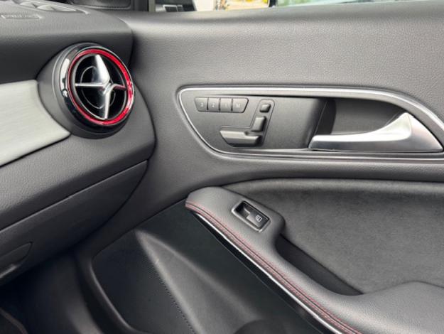 MERCEDES-BENZ CLA Coupé CLA 45 AMG 4MATIC Coupé  