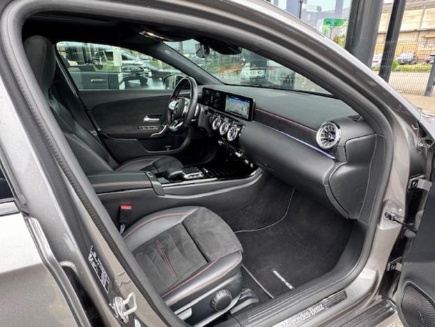 MERCEDES-BENZ Classe A 180 AMG Line  