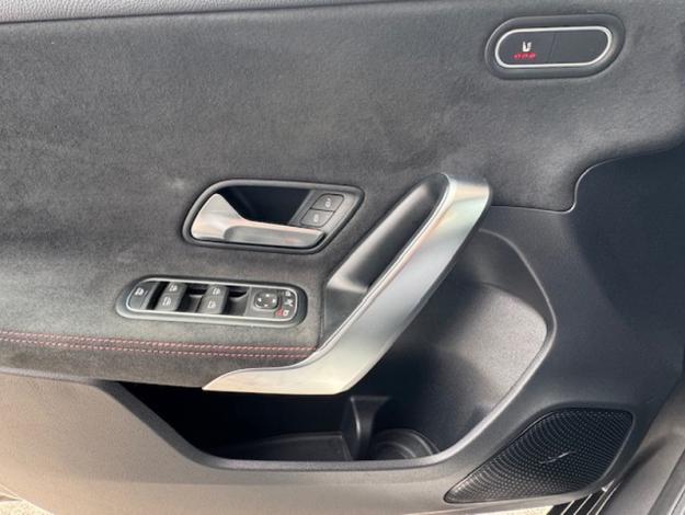 MERCEDES-BENZ Classe A 180 AMG Line  