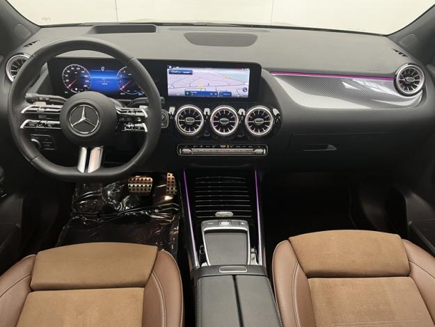 MERCEDES-BENZ GLA 200 AMG Line  